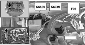 Localização do fusível no compartimento do motor para o motor N52.