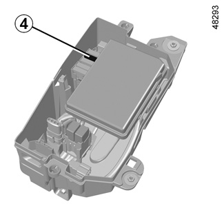 Caixa de fusíveis do motor, acesso limitado, requer serviço autorizado.