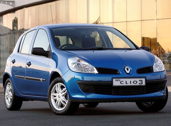 Renault Clio III (2006-2012) – caixa de fusíveis