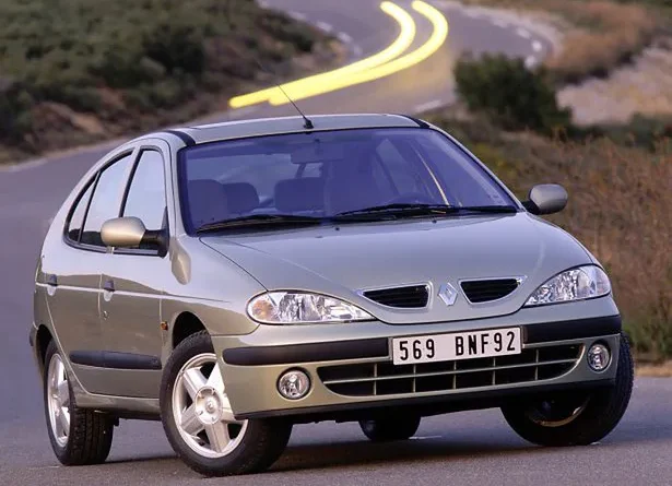 Renault Megane I (1996-2003) – caixa de fusíveis