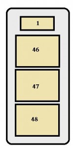 Compartimento do motor do Toyota Land Cruiser (2002) com fusível 21.
