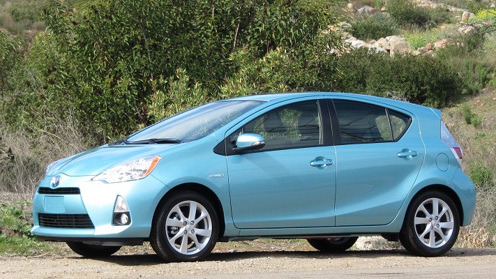 Toyota Prius C (2011-2016) – caixa de fusíveis - esquemafusiveis.com