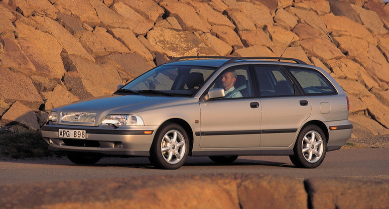 Volvo V40 I (1995-2004) – baterias